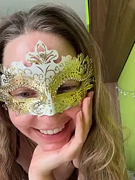 Snapshot of alyssa_hazel chatting on 06/19/26, 02:54 alyssa hazel online show from 06/19/26, 02:54