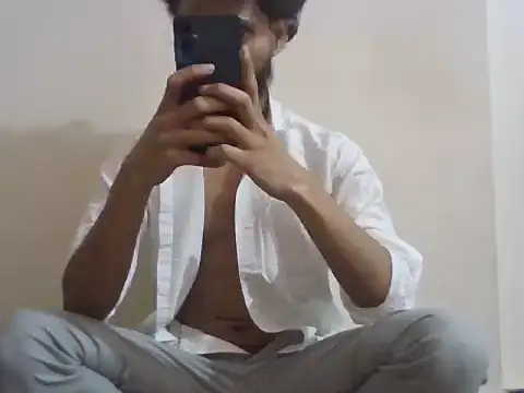 Snapshot of itsmemadhu2019 chatting on 04/18/26, 07:07 itsmemadhu2019 online show from 04/18/26, 07:07