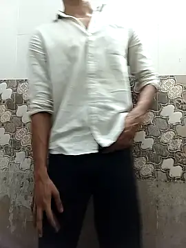Snapshot of itsmemadhu2019 chatting on 05/24/26, 12:54 itsmemadhu2019 online show from 05/24/26, 12:54