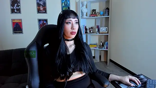 Snapshot of Ravenelle_ chatting on 05/16/26, 11:14 Ravenelle online show from 05/16/26, 11:14