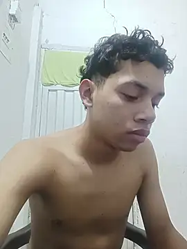Snapshot of curious_straight_guy chatting on 07/11/26, 02:14 curious straight guy online show from 07/11/26, 02:14