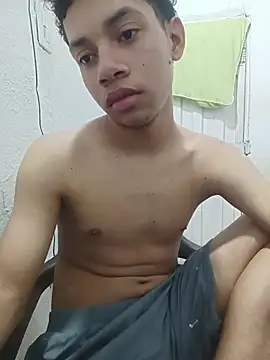 Snapshot of curious_straight_guy chatting on 07/16/26, 01:22 curious straight guy online show from 07/16/26, 01:22