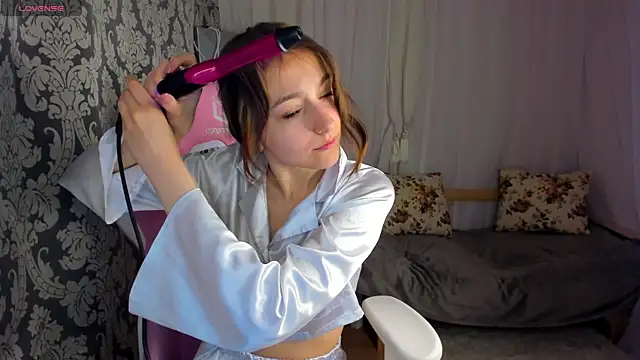 Snapshot of alis_tauber chatting on 05/05/26, 01:57 alis tauber online show from 05/05/26, 01:57