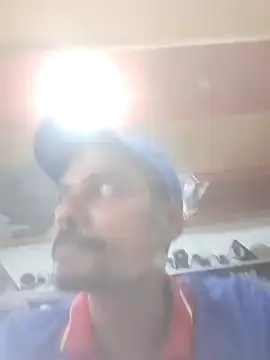 Snapshot of sk022 chatting on 04/16/26, 01:01 sk022 online show from 04/16/26, 01:01