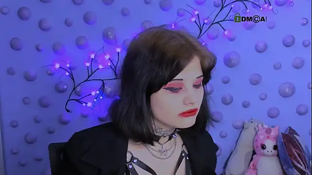 nikki kiss  online show from 04/17/26, 09:01