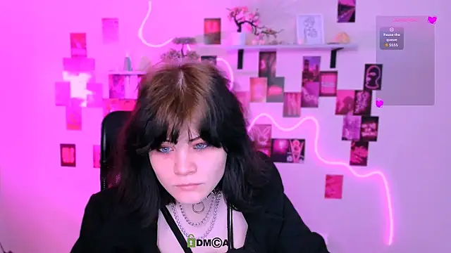Snapshot of nikki_kiss_ chatting on 04/23/26, 08:46 nikki kiss online show from 04/23/26, 08:46