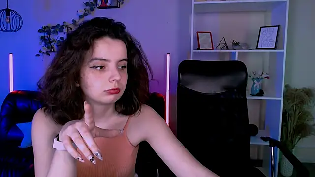 Snapshot of nikki_kiss_ chatting on 06/01/26, 08:27 nikki kiss online show from 06/01/26, 08:27
