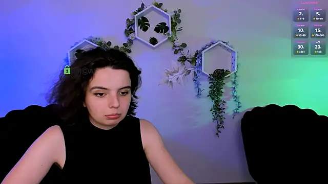 nikki kiss  online show from 06/14/26, 11:01