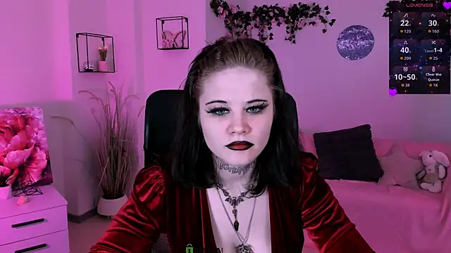 nikki kiss  online show from 07/09/26, 08:40