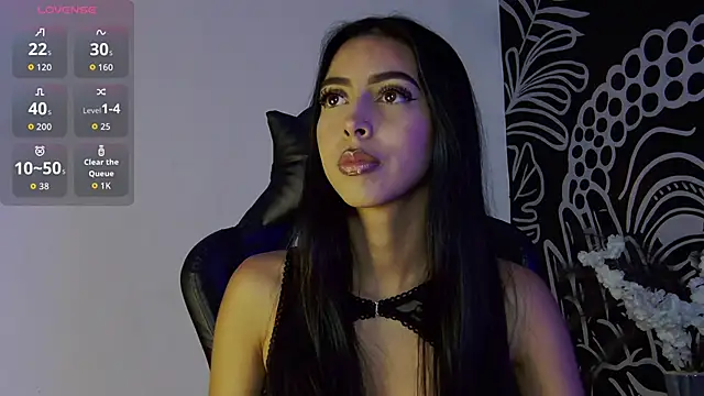 Snapshot of Mia_Gloww_ chatting on 04/22/26, 08:10 Mia Gloww online show from 04/22/26, 08:10