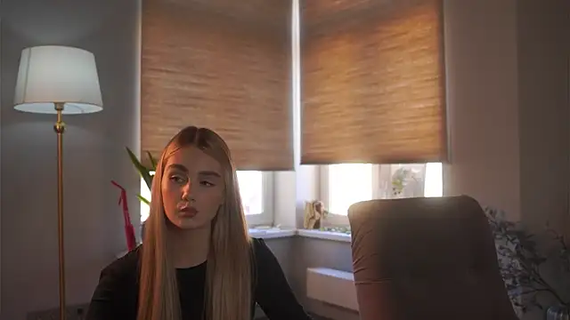 LinDarrisaw online show from 04/15/26, 01:51