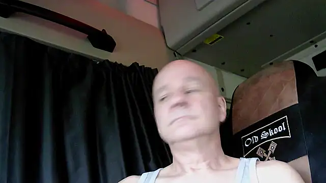 mannohmann5 online show from 04/14/26, 06:03