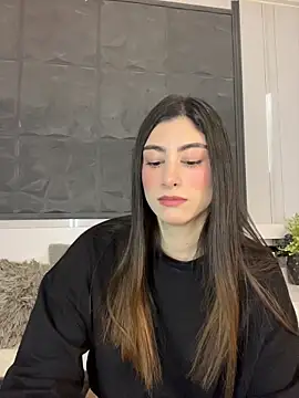 Snapshot of evelyn_hills chatting on 07/03/26, 03:29 evelyn hills online show from 07/03/26, 03:29