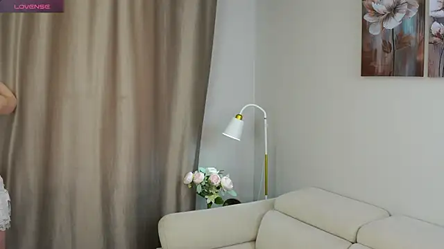 Snapshot of RenateVashaw chatting on 05/03/26, 07:25 RenateVashaw online show from 05/03/26, 07:25