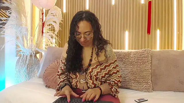 Velvet Curly online show from 05/30/26, 12:24