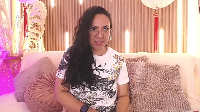 Velvet Curly online show from 06/18/26, 12:42