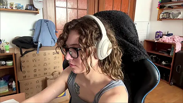 Snapshot of PillowPeachX chatting on 05/15/26, 09:16 PillowPeachX online show from 05/15/26, 09:16