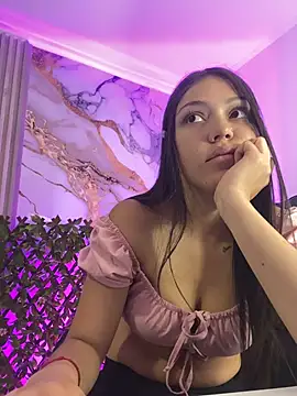 Snapshot of thalia_ec chatting on 06/18/26, 12:20 thalia ec online show from 06/18/26, 12:20
