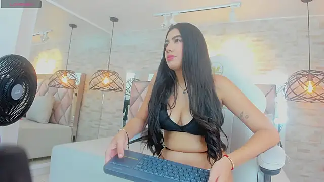 Snapshot of hazel_nyxx chatting on 04/16/26, 03:40 hazel nyxx online show from 04/16/26, 03:40