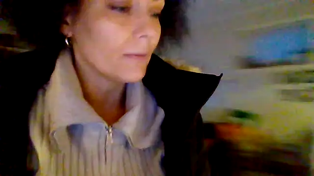 Snapshot of shyhornymommy chatting on 04/26/26, 08:50 shyhornymommy online show from 04/26/26, 08:50