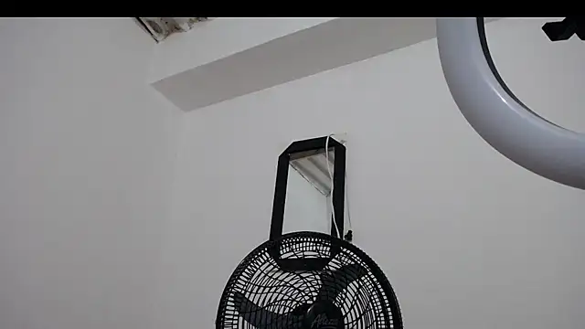 lasmi2396 online show from 04/22/26, 03:09