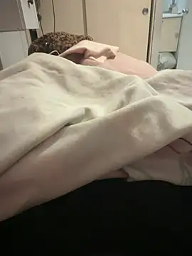 pazzuttraa online show from 04/14/26, 03:12