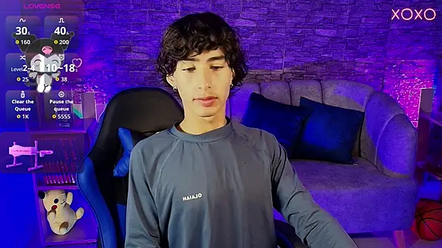 santi foxxx  online show from 04/21/26, 11:16