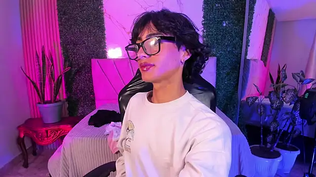 santi foxxx  online show from 04/22/26, 02:58