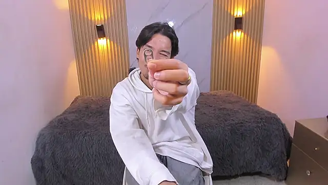 Iam OttoAndrew online show from 04/24/26, 03:09