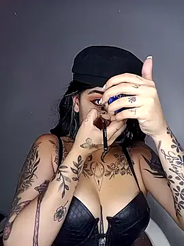 Snapshot of AteneaRockstar04 chatting on 04/14/26, 03:23 AteneaRockstar04 online show from 04/14/26, 03:23