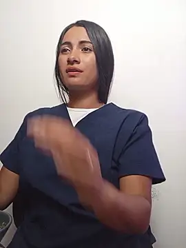 DaniellaGiraldo online show from 05/11/26, 02:12