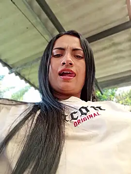 DaniellaGiraldo online show from 05/18/26, 04:24