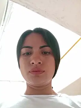 DaniellaGiraldo online show from 05/21/26, 01:07