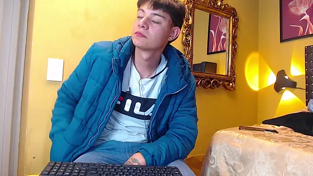 Snapshot of luckk_ chatting on 04/19/26, 06:13 luckk online show from 04/19/26, 06:13