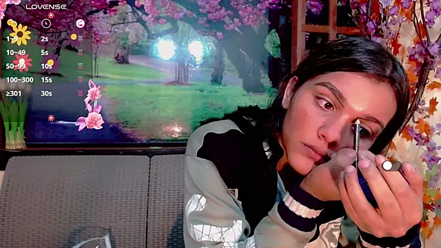 Snapshot of Alejandra_montenegro chatting on 05/28/26, 10:56 Alejandra montenegro online show from 05/28/26, 10:56