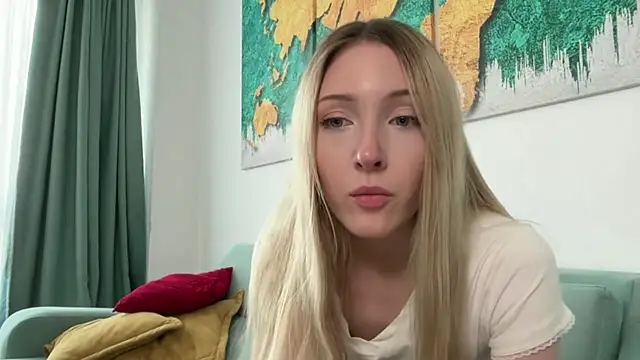 Snapshot of Kattie_Petite chatting on 05/22/26, 04:01 Kattie Petite online show from 05/22/26, 04:01