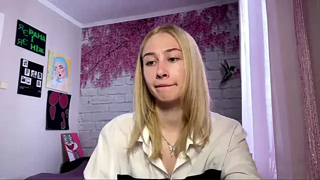 CozyPeonyy online show from 04/15/26, 12:56