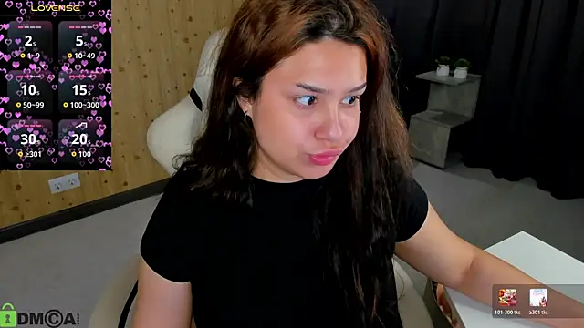 nicolewoss online show from 07/10/26, 04:28