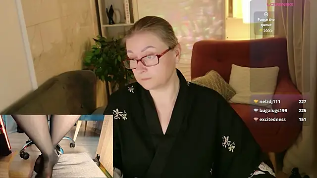 Snapshot of Alexandra_Kind chatting on 07/01/26, 01:51 Alexandra Kind online show from 07/01/26, 01:51