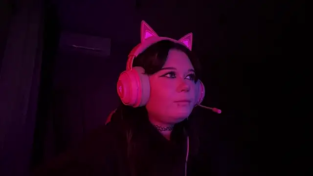 Alinalovelove online show from 04/15/26, 05:09