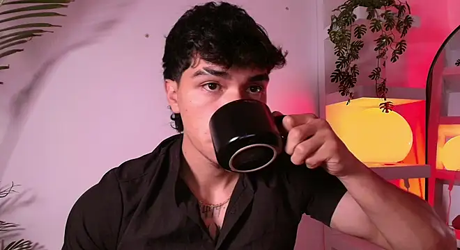 andyypalmer  online show from 04/17/26, 05:21