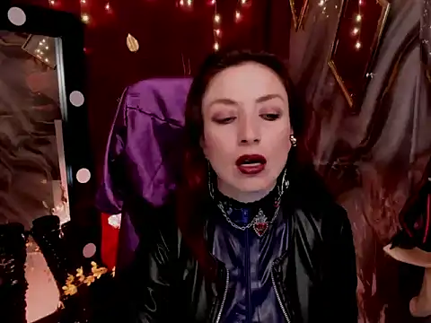 Snapshot of Queenscarlettsecret chatting on 05/01/26, 04:55 Queenscarlettsecret online show from 05/01/26, 04:55