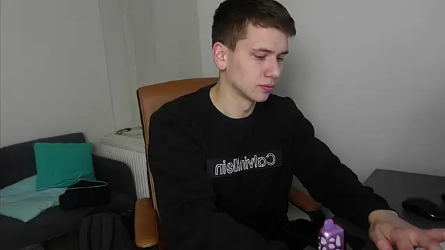 Zack Gillian online show from 05/03/26, 07:31