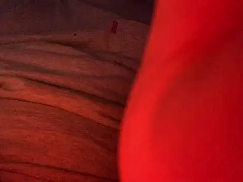 Snapshot of EffefferRm00 chatting on 04/15/26, 09:37 EffefferRm00 online show from 04/15/26, 09:37