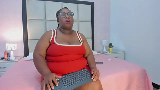 TreisyVixen online show from 06/28/26, 03:12