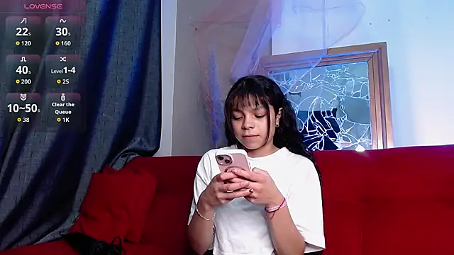 Snapshot of Rouse_benbett chatting on 05/20/26, 12:33 Rouse benbett online show from 05/20/26, 12:33