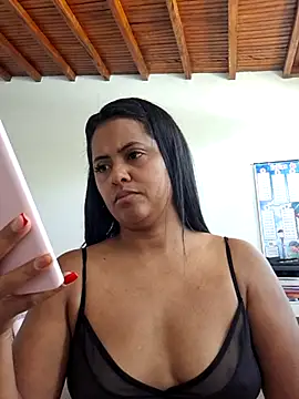 Snapshot of Ayla_Phone chatting on 06/16/26, 05:37 Ayla Phone online show from 06/16/26, 05:37