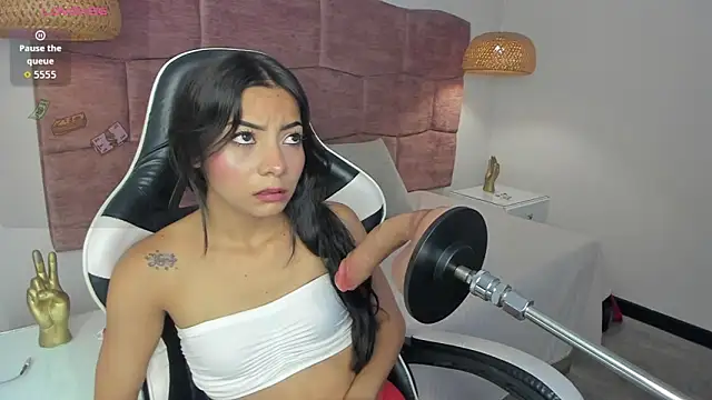 scarleth-maison online show from 04/21/26, 07:50