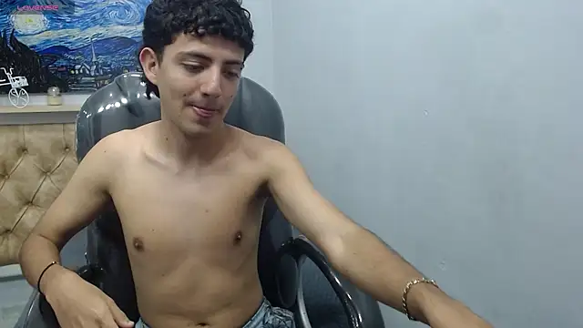 Snapshot of XebasTwink chatting on 04/15/26, 09:37 XebasTwink online show from 04/15/26, 09:37