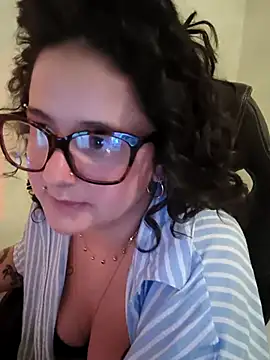 Snapshot of _lascivious chatting on 04/28/26, 03:22 lascivious online show from 04/28/26, 03:22